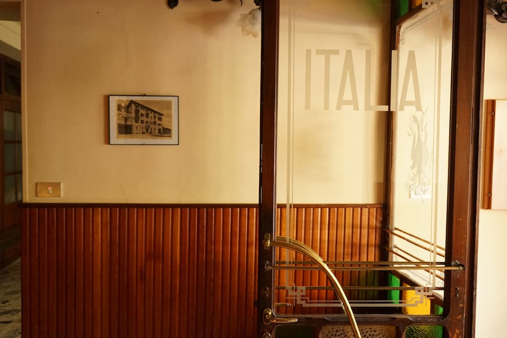 l'ingresso della Residenza Italia