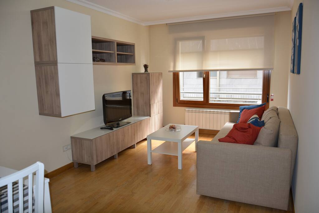 SALÓN CON SOFÁ CAMA