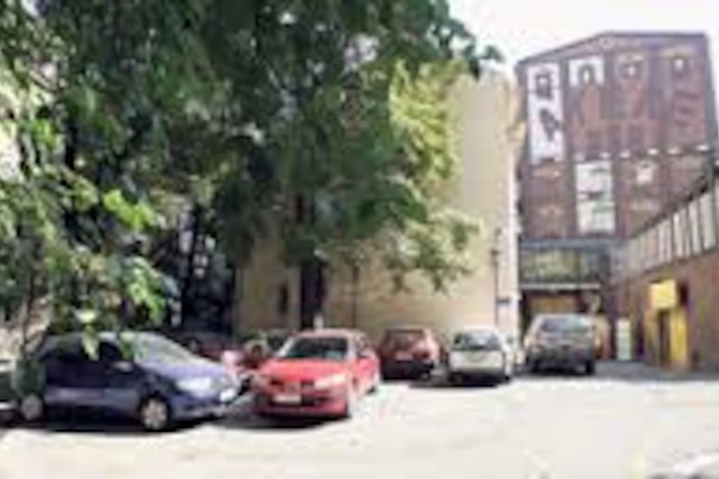 Svetogorska 19. garden, free parking - the Atelier 1 Apartment