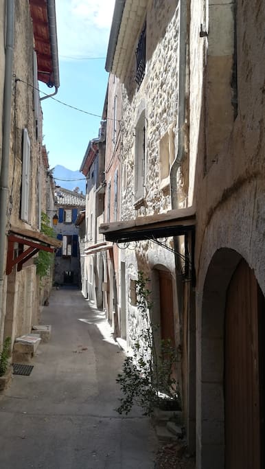 Ruelle vue sur les 3 becs