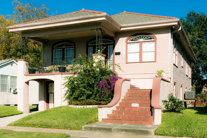 Full house 2blks from Jazz Fest in New Orleans!