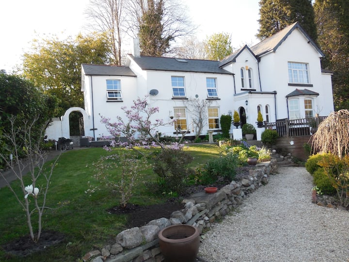 The Whirlies Apartment Condominiums for Rent in Pontypool, United