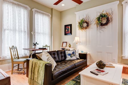 1885 Victorian Suite