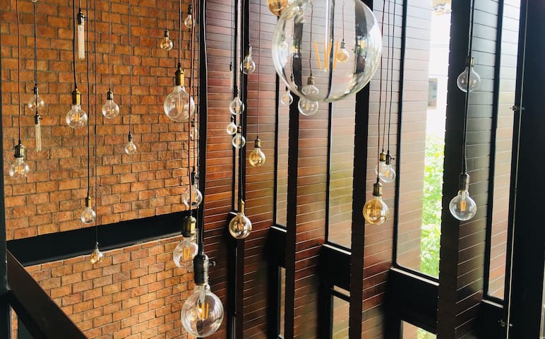 Ari Skyview l Chic Loft Boutique Stay 10 BR for 25 gallery image 2