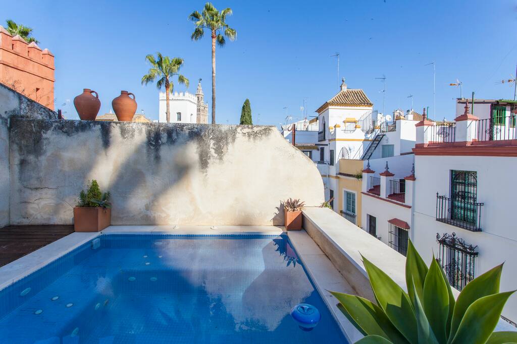 JACUZZI