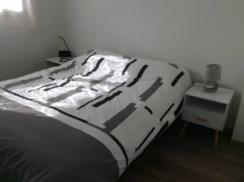 Room with private bathroom and toilet, breakfast included