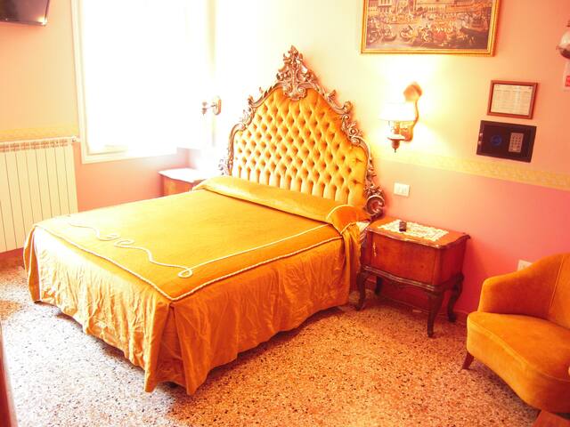 DOGE MANY INFORMATION WIFI CLOSE TRAIN&AIRPORT gallery image 2