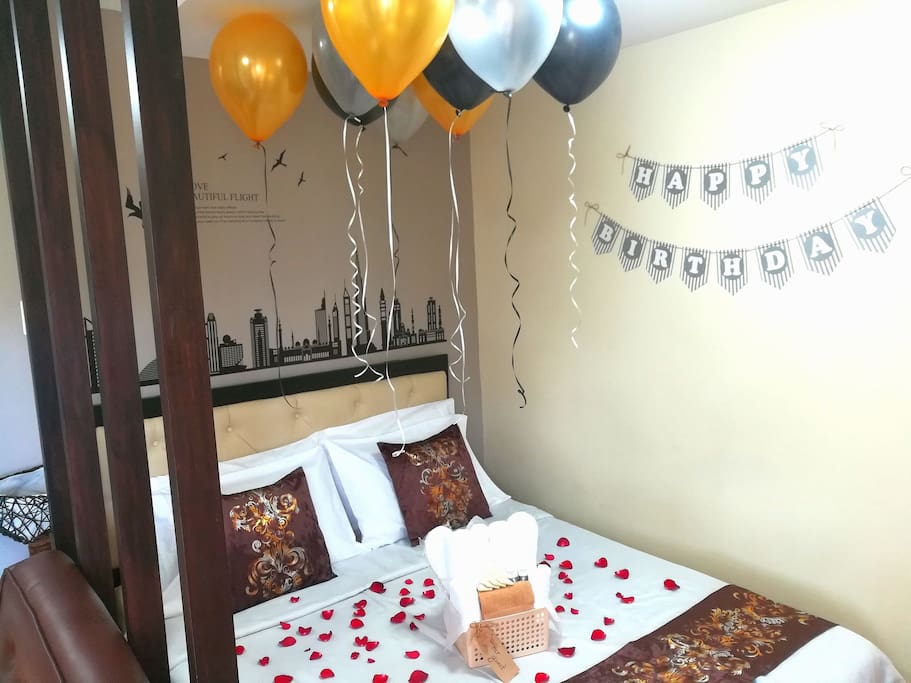 Let us celebrate with you. Whether it's a birthday, anniversary or just one of those I Love You days, surprise your loved one when you stay with us.
Note: arrangement is NOT included in the accommodation price. Please send us a message if you would like to avail this service.
