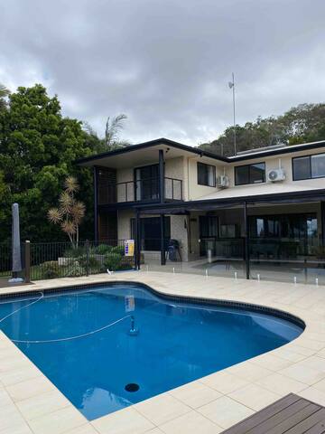 ‘The Mega Entertainer’