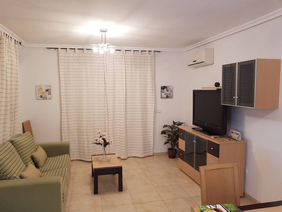 sala-comedor con acceso a terraza