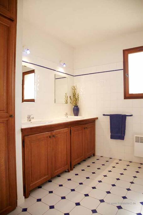 une des 3 salles de bain