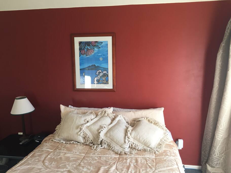 Queen size bed