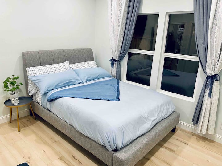 Queen bed