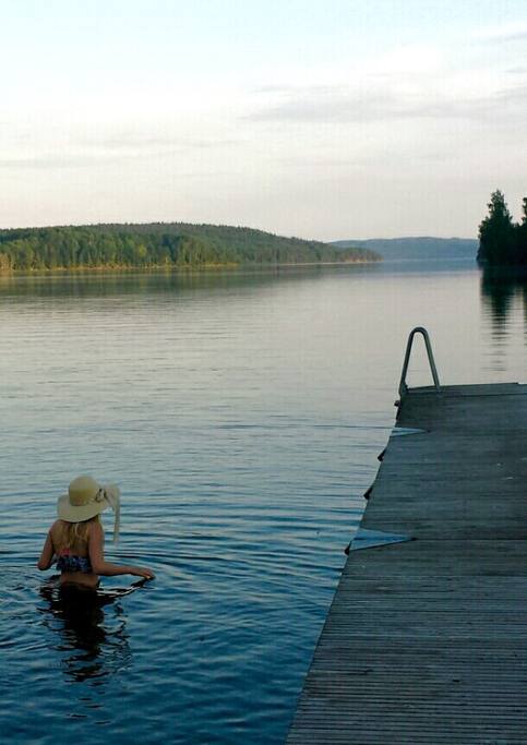 Badeplass like nedenfor huset :-)