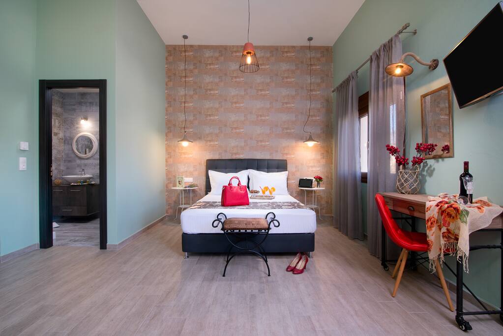 double-bed of the studio