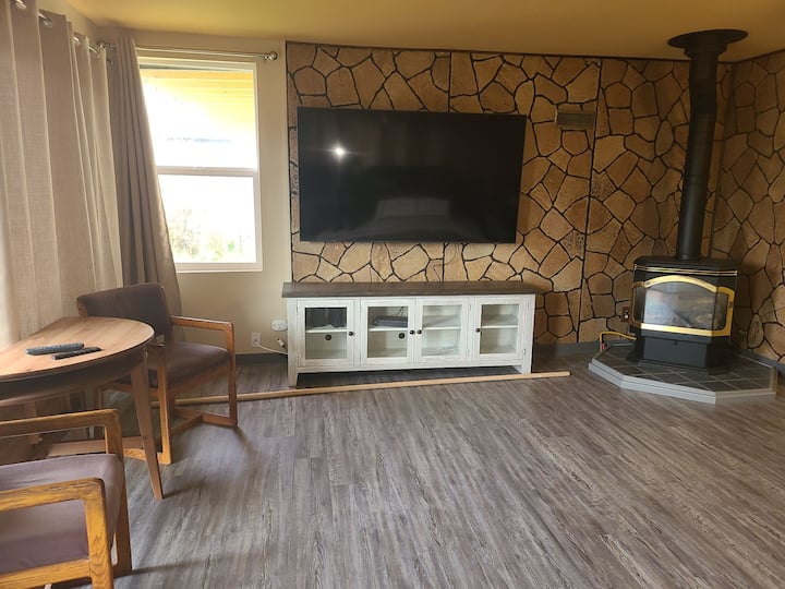 Beautiful Large House Furnished  1 Bedroom 1 Bunk - Coos Bay, OR
