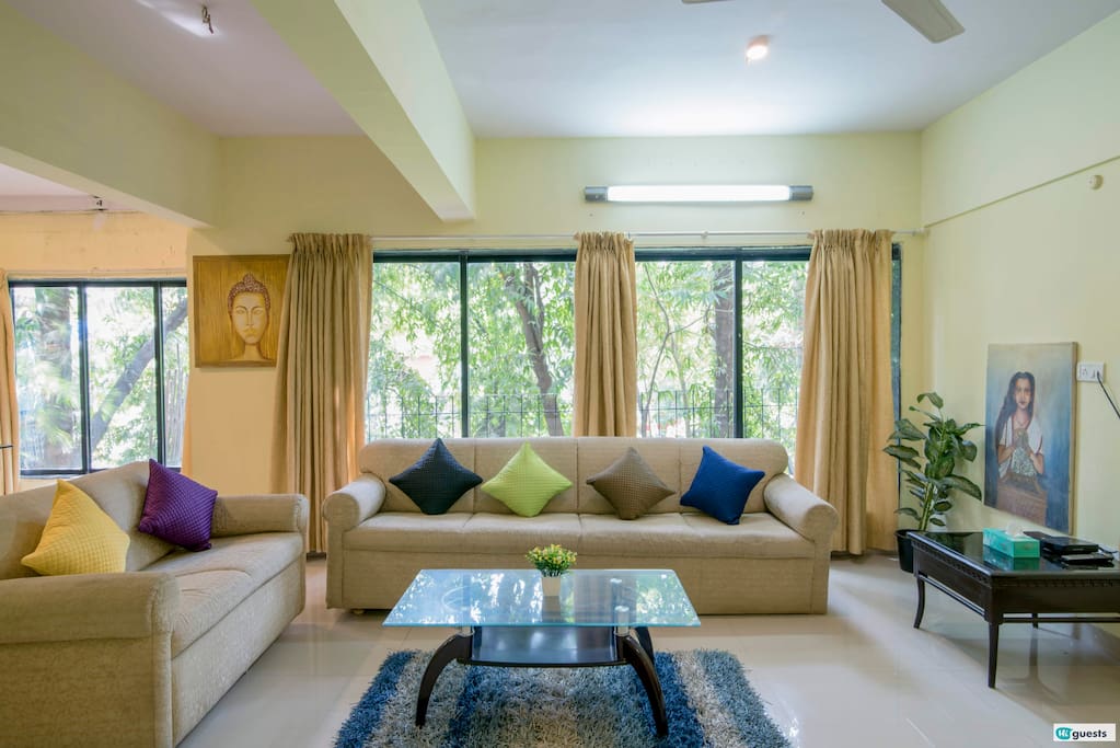 Bright and spacious living room