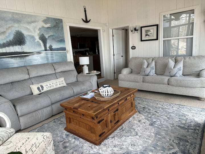 Cozy Lakeside Retreat! - Talladega, AL