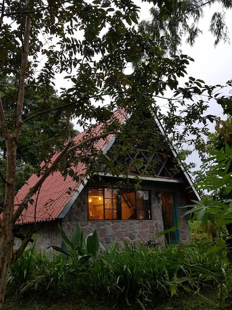 Cabañita de Jess y Jos. Vía Volcán. Pet friendly!