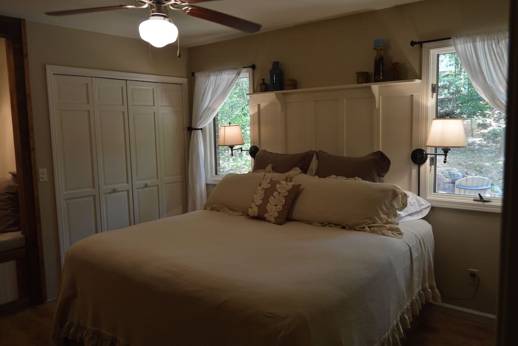 Sleep in a brand new Sterns and Foster king- size bed. Newly decorated and painted bedroom.