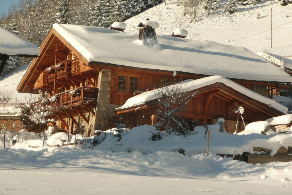 Chalet la Ferme du Villard au bord de la nature accès facile.