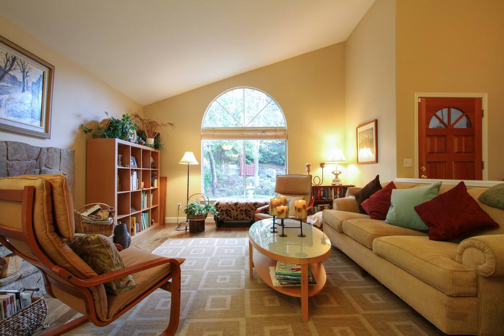 Sunny living rrom