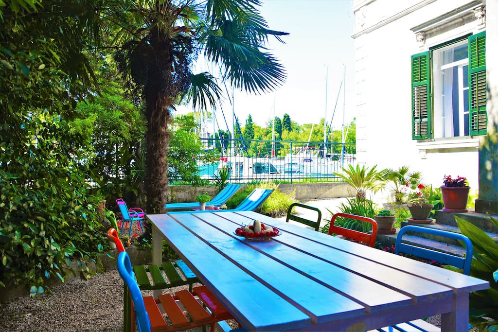 Amazing Garden, with grill and seating area, also we have 2 loungers