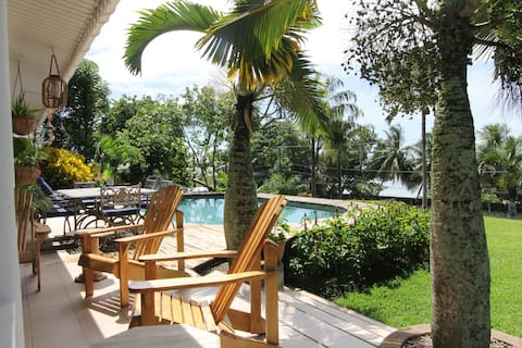 *Ti La Kaz Apt. with Pool Sea View Outside showers