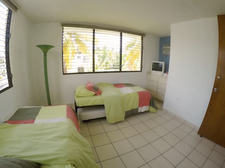 Novi kreveti, prikladni za 2-4 osobe. (2 prevrtanja)