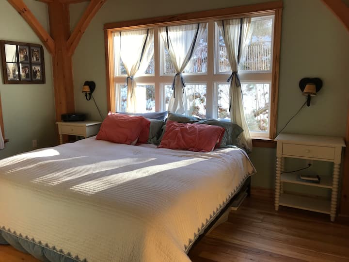 bračni krevet u glavnoj spavaćoj sobi - vrlo udoban!