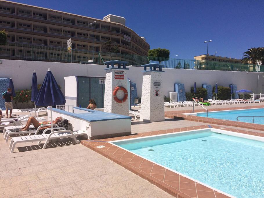 Appartement conforme à nos attentes ! Agreable et moderne! Séjour très sympathique. Idéal pour les familles car les enfants peuvent jouer dehors sans danger. Location à recommander !
Flora ★★★★★