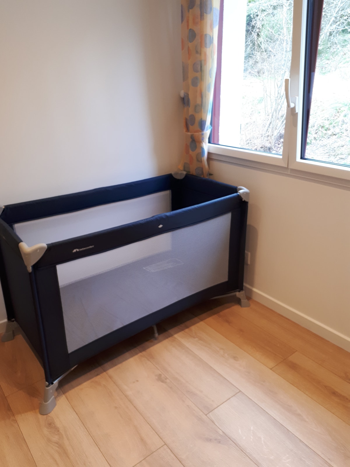 Phòng nhỏ ở chế độ giường trẻ em 