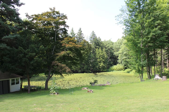 Spruce Run Turkey Cottage (Woodbury Commons)