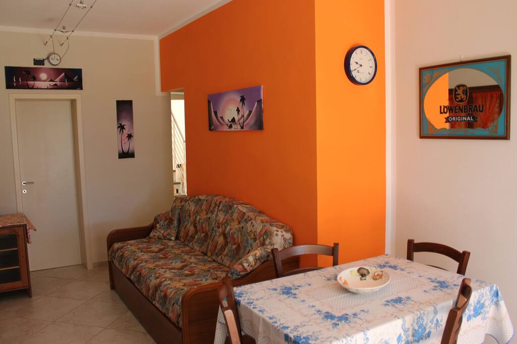 Sala da pranzo con Divano Letto