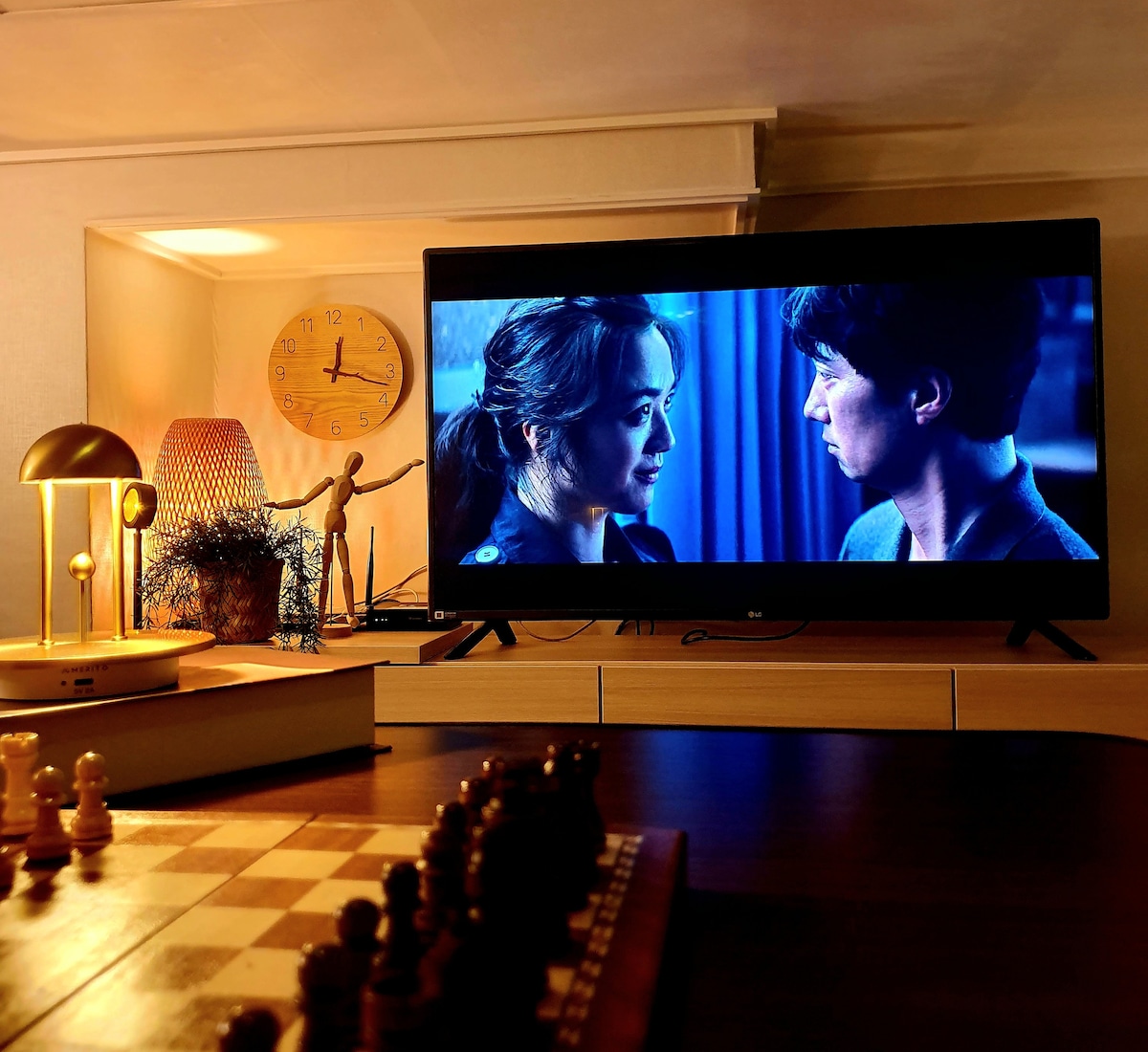 Sine de Yenshini] Attic Cottats Table 60 inch Netflix
