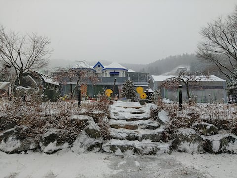 It is a countryside house in Sleipland, a creekside house that comes out after passing the Sonagi Vi
