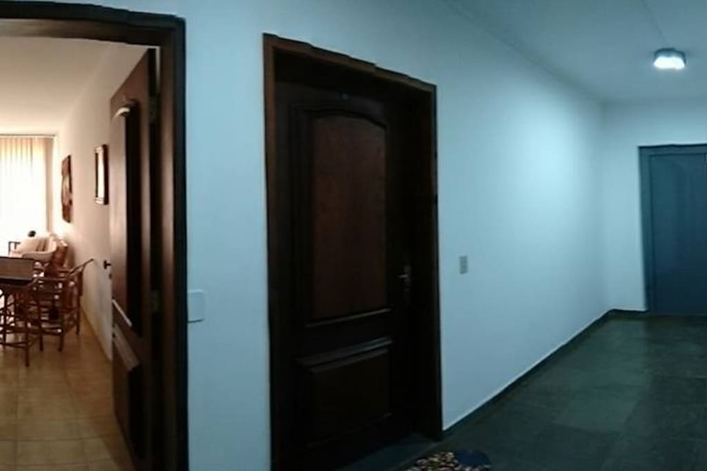 Hall de entrada - 2 andar, com elevador
Entrance hall - 2 floors, with elevator