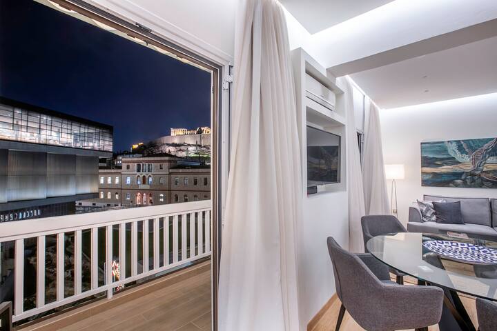 Modern flat in the grounds of Acropolis monuments gallery image 5