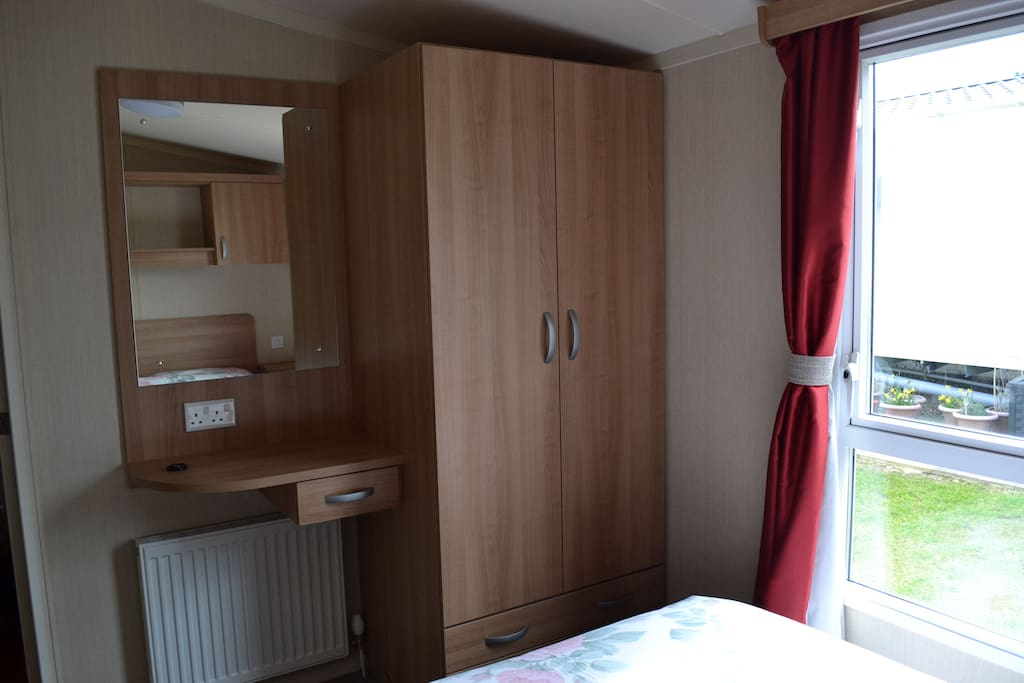 Main bedroom wardrobe, drawers.