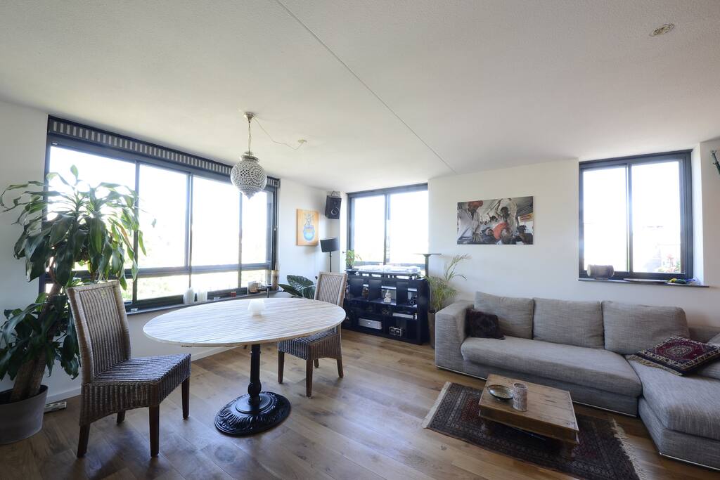 very bright living room!