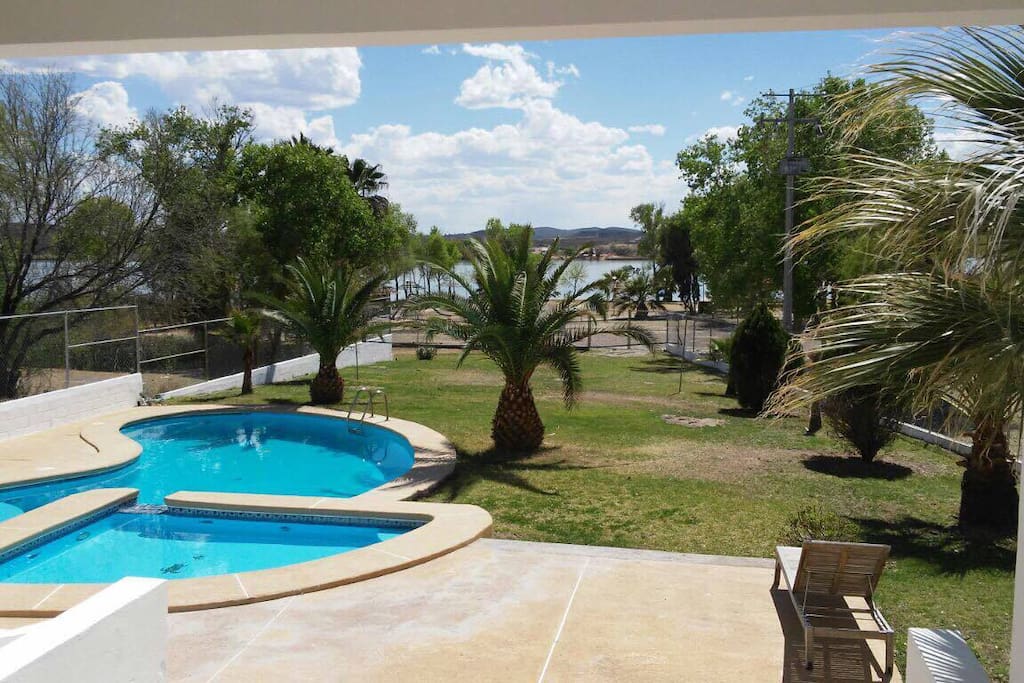Patio y Piscina