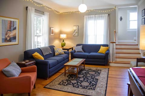 4 BR Home, 1 block from Downtown Bburg + VT Campus