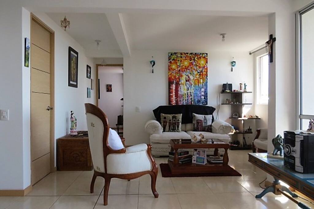 Acogedora, ventilada e iluminada sala