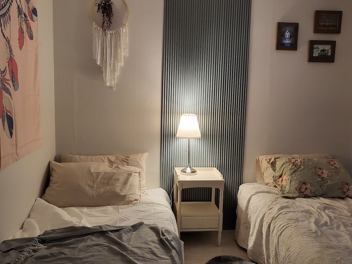 Стая 2 2 единични легла