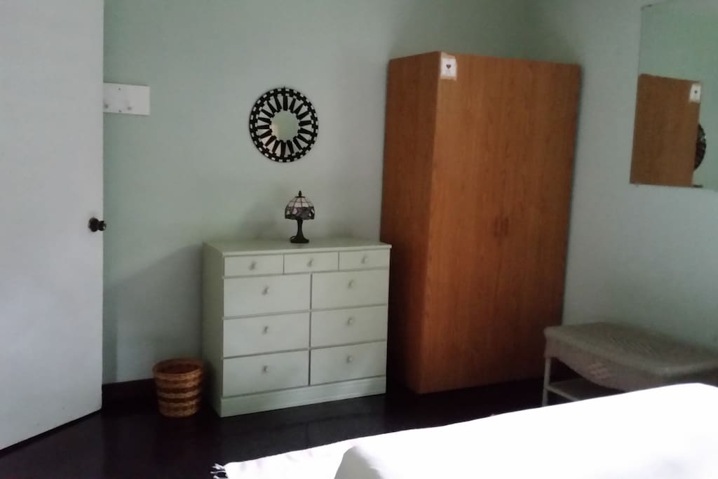 Bedroom #1 with NEW queensize mattress