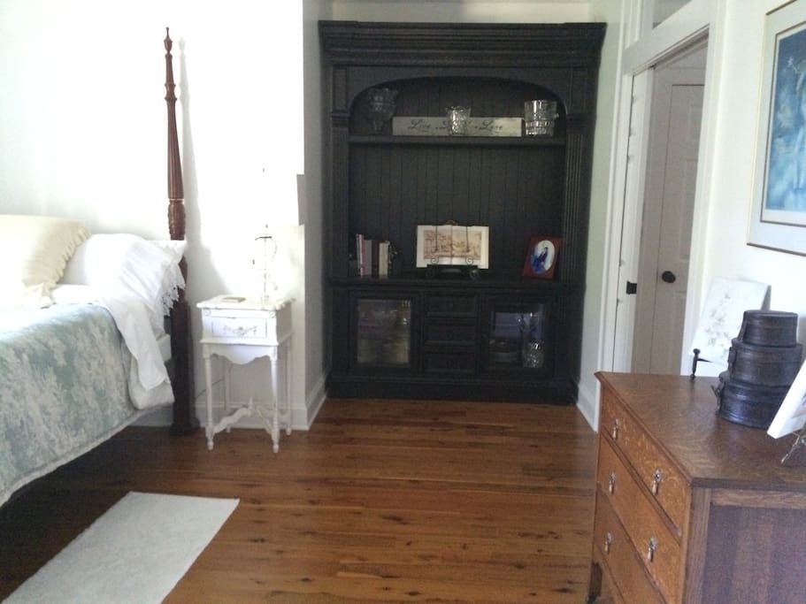 Private Suite, Queen Bed with Private Bath.