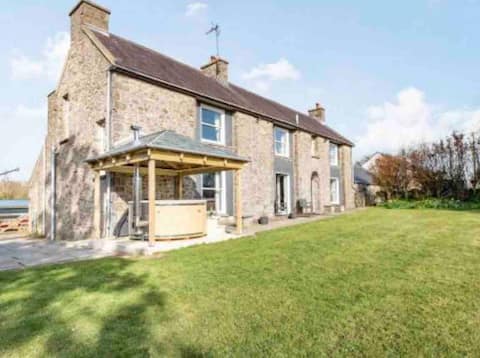 Lower Nash Farm House - Hot Tub