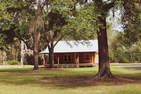 Cabin in the woods, less than an hour from a city