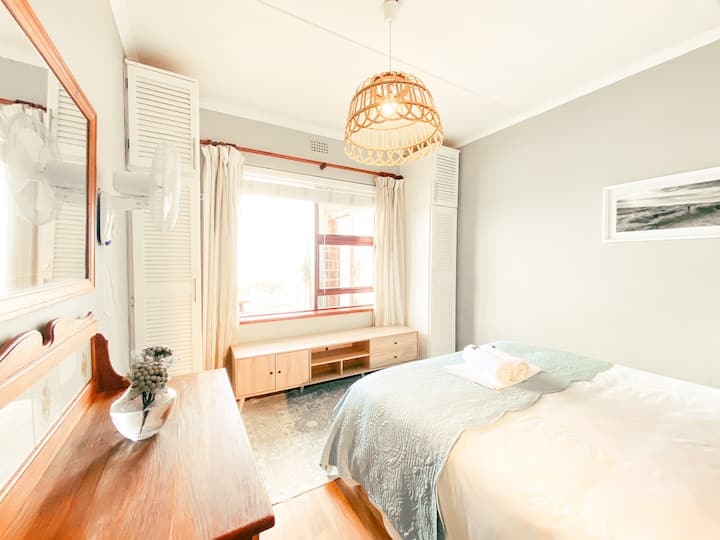 Main bedroom...with seaview