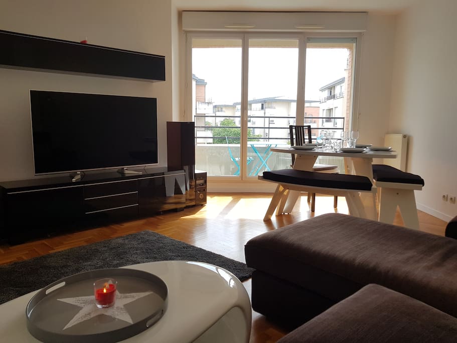Salon et balcon